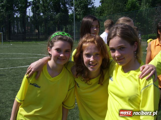 Zdjęcie w galerii na portalu naszraciborz.pl: Rywalizujemy tylko na boisku  wiadomości z regionu