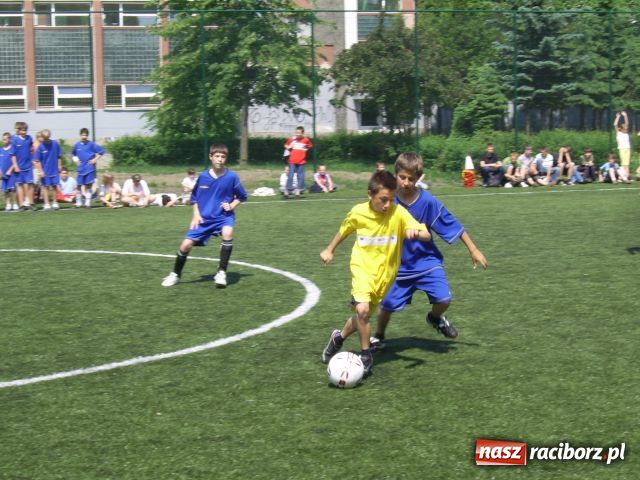 Zdjęcie w galerii na portalu naszraciborz.pl: Rywalizujemy tylko na boisku  wiadomości z regionu