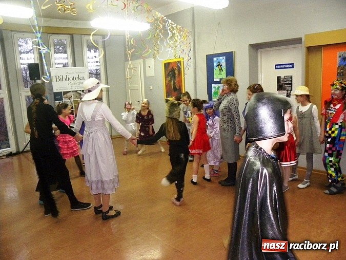 Zdjęcie w galerii na portalu naszraciborz.pl: Biblioteczny bal na zielonym wzgórzu wiadomości z regionu