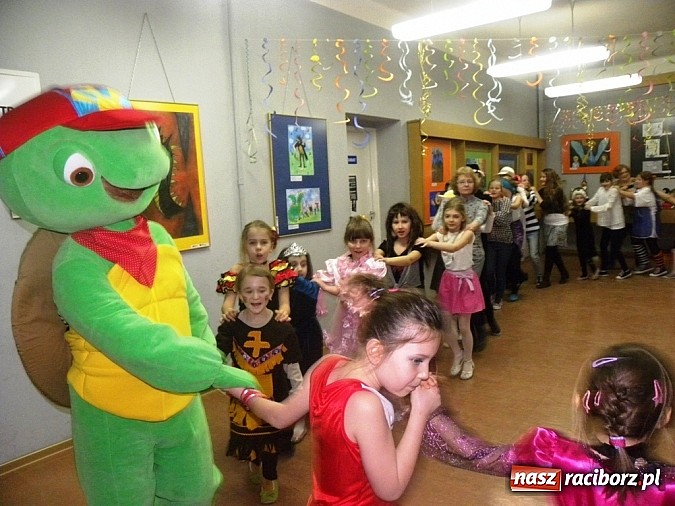 Zdjęcie w galerii na portalu naszraciborz.pl: Biblioteczny bal na zielonym wzgórzu wiadomości z regionu