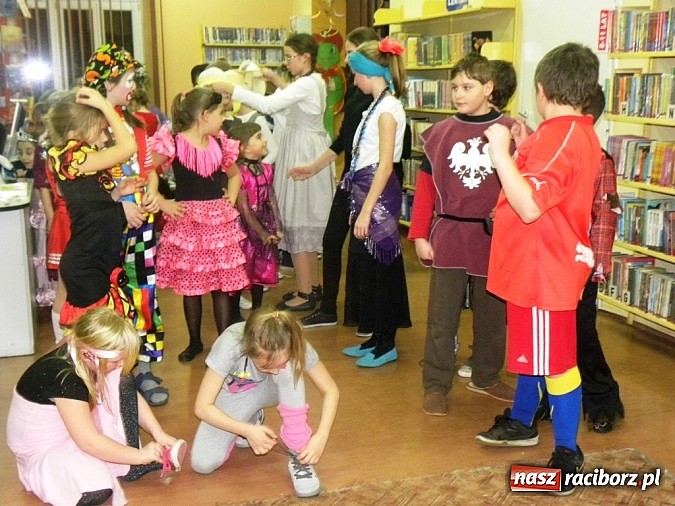 Zdjęcie w galerii na portalu naszraciborz.pl: Biblioteczny bal na zielonym wzgórzu wiadomości z regionu