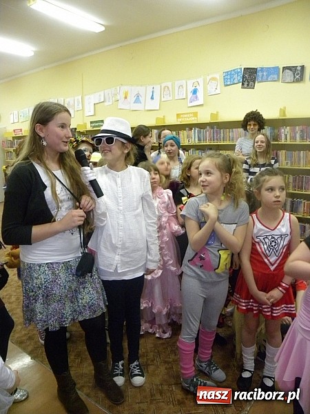 Zdjęcie w galerii na portalu naszraciborz.pl: Biblioteczny bal na zielonym wzgórzu wiadomości z regionu