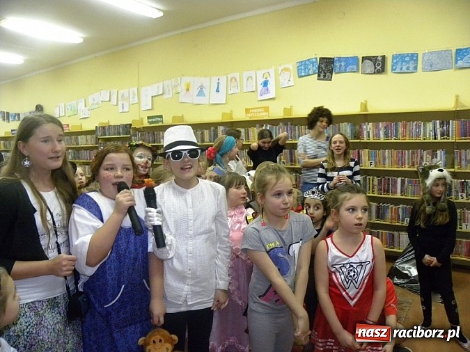 Zdjęcie w galerii na portalu naszraciborz.pl: Biblioteczny bal na zielonym wzgórzu wiadomości z regionu