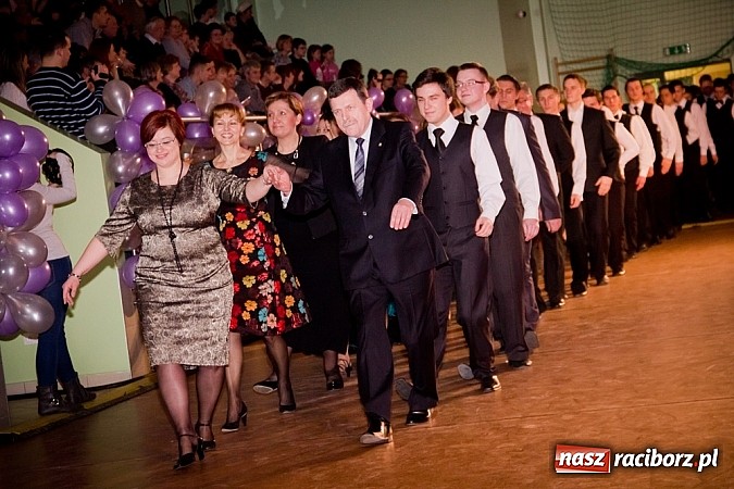 Zdjęcie w galerii na portalu naszraciborz.pl: Taniec zagościł w Arenie Rafako. Pokazy grup z Młodzieżowego Domu Kultury wiadomości z regionu