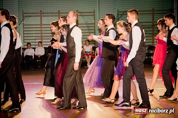 Zdjęcie w galerii na portalu naszraciborz.pl: Taniec zagościł w Arenie Rafako. Pokazy grup z Młodzieżowego Domu Kultury wiadomości z regionu