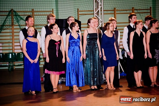 Zdjęcie w galerii na portalu naszraciborz.pl: Taniec zagościł w Arenie Rafako. Pokazy grup z Młodzieżowego Domu Kultury wiadomości z regionu