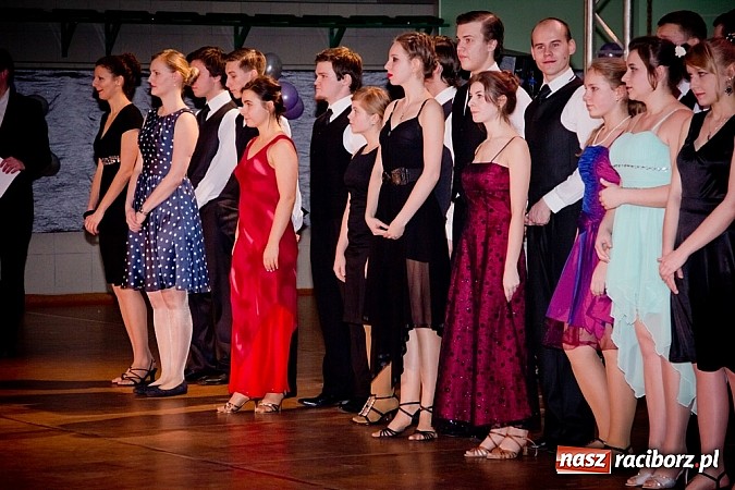 Zdjęcie w galerii na portalu naszraciborz.pl: Taniec zagościł w Arenie Rafako. Pokazy grup z Młodzieżowego Domu Kultury wiadomości z regionu