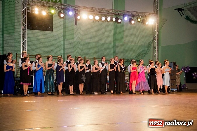 Zdjęcie w galerii na portalu naszraciborz.pl: Taniec zagościł w Arenie Rafako. Pokazy grup z Młodzieżowego Domu Kultury wiadomości z regionu