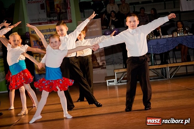 Zdjęcie w galerii na portalu naszraciborz.pl: Taniec zagościł w Arenie Rafako. Pokazy grup z Młodzieżowego Domu Kultury wiadomości z regionu