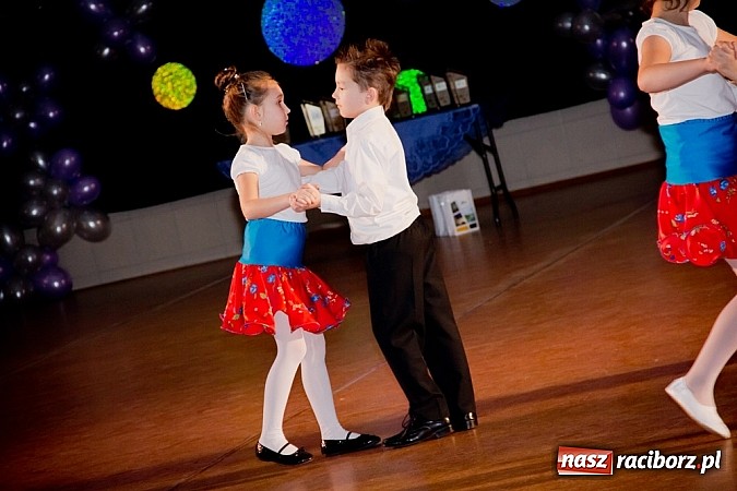 Zdjęcie w galerii na portalu naszraciborz.pl: Taniec zagościł w Arenie Rafako. Pokazy grup z Młodzieżowego Domu Kultury wiadomości z regionu