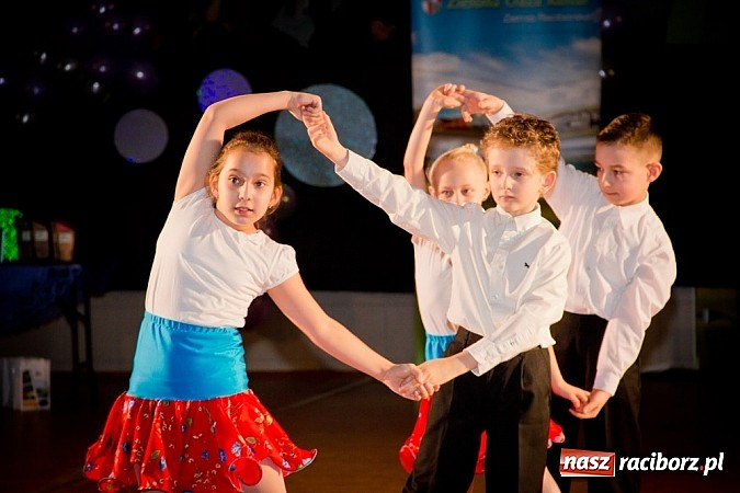 Zdjęcie w galerii na portalu naszraciborz.pl: Taniec zagościł w Arenie Rafako. Pokazy grup z Młodzieżowego Domu Kultury wiadomości z regionu