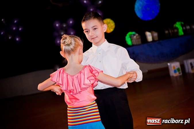 Zdjęcie w galerii na portalu naszraciborz.pl: Taniec zagościł w Arenie Rafako. Pokazy grup z Młodzieżowego Domu Kultury wiadomości z regionu