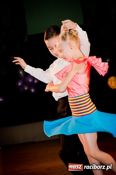 Zdjęcie w galerii na portalu naszraciborz.pl: Taniec zagościł w Arenie Rafako. Pokazy grup z Młodzieżowego Domu Kultury wiadomości z regionu