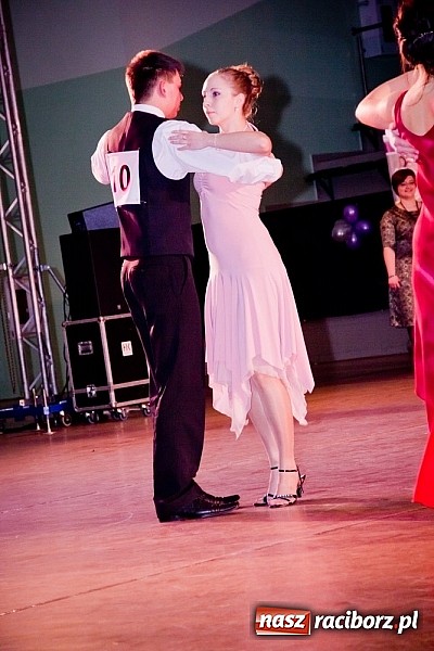 Zdjęcie w galerii na portalu naszraciborz.pl: Taniec zagościł w Arenie Rafako. Pokazy grup z Młodzieżowego Domu Kultury wiadomości z regionu