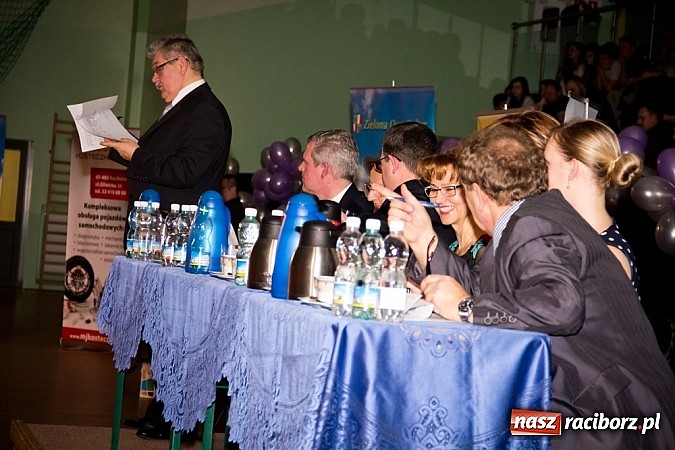 Zdjęcie w galerii na portalu naszraciborz.pl: Taniec zagościł w Arenie Rafako. Pokazy grup z Młodzieżowego Domu Kultury wiadomości z regionu