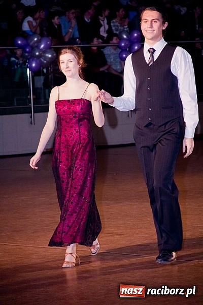 Zdjęcie w galerii na portalu naszraciborz.pl: Taniec zagościł w Arenie Rafako. Pokazy grup z Młodzieżowego Domu Kultury wiadomości z regionu