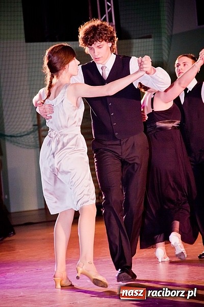 Zdjęcie w galerii na portalu naszraciborz.pl: Taniec zagościł w Arenie Rafako. Pokazy grup z Młodzieżowego Domu Kultury wiadomości z regionu