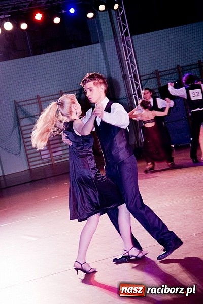 Zdjęcie w galerii na portalu naszraciborz.pl: Taniec zagościł w Arenie Rafako. Pokazy grup z Młodzieżowego Domu Kultury wiadomości z regionu