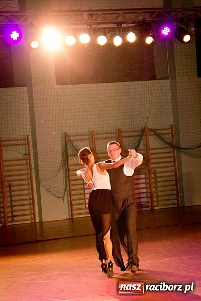 Zdjęcie w galerii na portalu naszraciborz.pl: Taniec zagościł w Arenie Rafako. Pokazy grup z Młodzieżowego Domu Kultury wiadomości z regionu