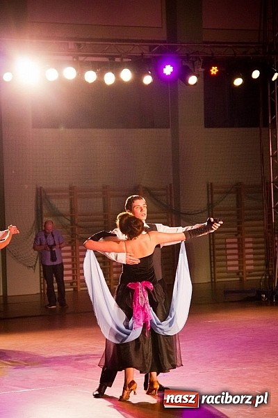 Zdjęcie w galerii na portalu naszraciborz.pl: Taniec zagościł w Arenie Rafako. Pokazy grup z Młodzieżowego Domu Kultury wiadomości z regionu