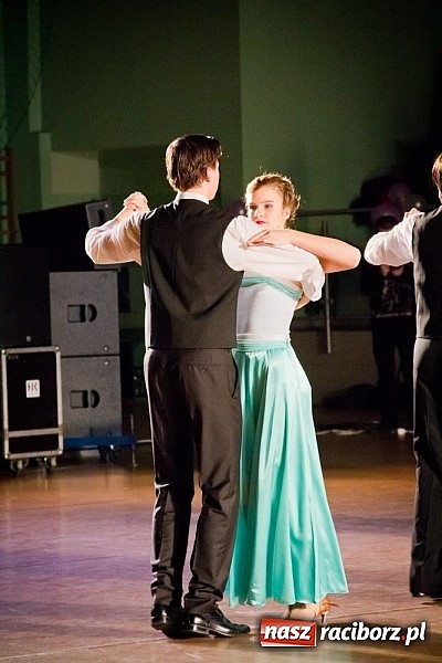 Zdjęcie w galerii na portalu naszraciborz.pl: Taniec zagościł w Arenie Rafako. Pokazy grup z Młodzieżowego Domu Kultury wiadomości z regionu