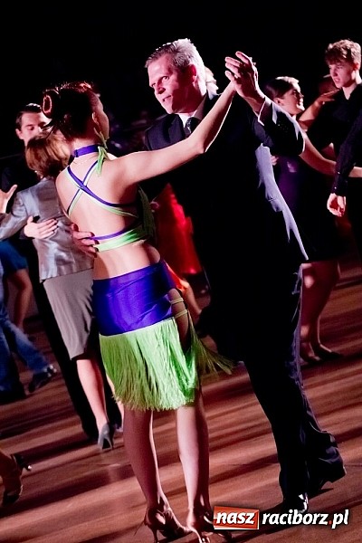 Zdjęcie w galerii na portalu naszraciborz.pl: Taniec zagościł w Arenie Rafako. Pokazy grup z Młodzieżowego Domu Kultury wiadomości z regionu