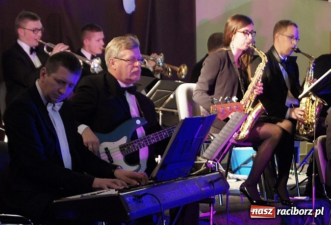 Zdjęcie w galerii na portalu naszraciborz.pl: Mieszkańcy Nędzy bawili się na koncercie noworocznym wiadomości z regionu