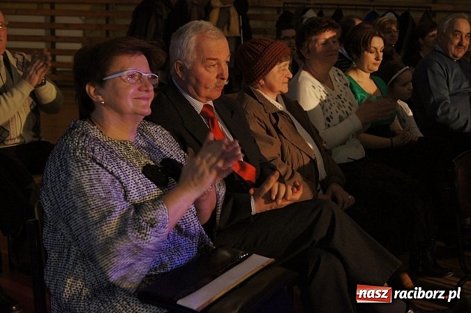 Zdjęcie w galerii na portalu naszraciborz.pl: Mieszkańcy Nędzy bawili się na koncercie noworocznym wiadomości z regionu