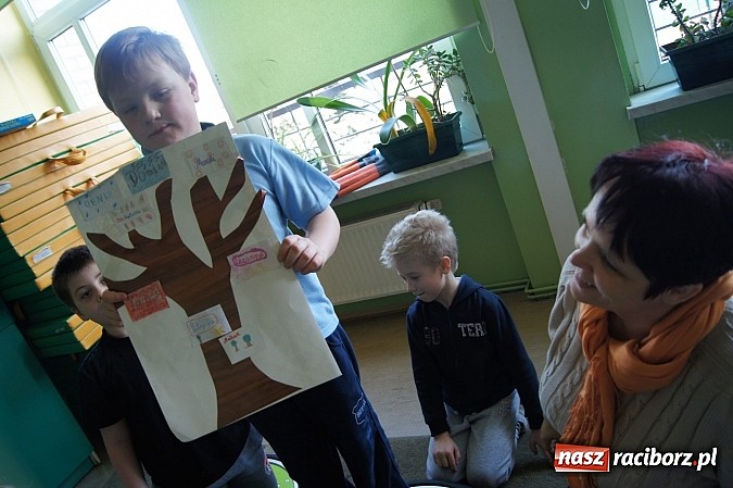 Zdjęcie w galerii na portalu naszraciborz.pl: Z indywidualnym podejściem do ucznia w Nędzy wiadomości z regionu