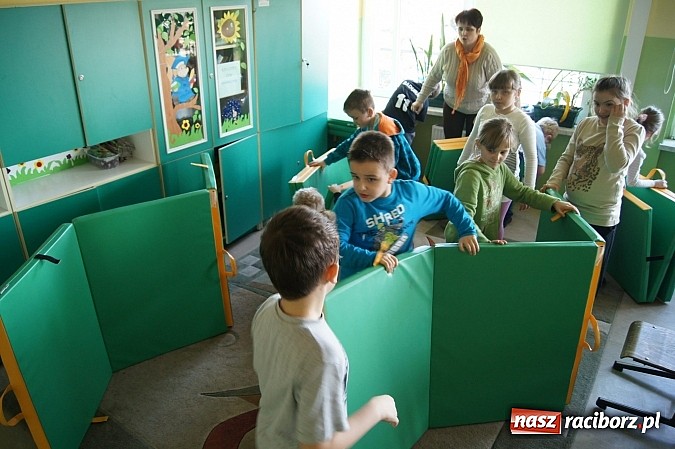 Zdjęcie w galerii na portalu naszraciborz.pl: Z indywidualnym podejściem do ucznia w Nędzy wiadomości z regionu