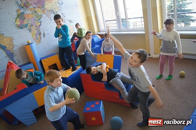 Zdjęcie w galerii na portalu naszraciborz.pl: Z indywidualnym podejściem do ucznia w Nędzy wiadomości z regionu