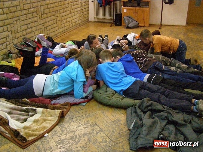 Zdjęcie w galerii na portalu naszraciborz.pl: Kaczka dziwaczka i biwak na finał ferii w gminie Krzanowice wiadomości z regionu