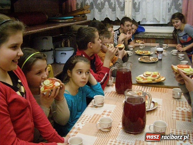 Zdjęcie w galerii na portalu naszraciborz.pl: Kaczka dziwaczka i biwak na finał ferii w gminie Krzanowice wiadomości z regionu