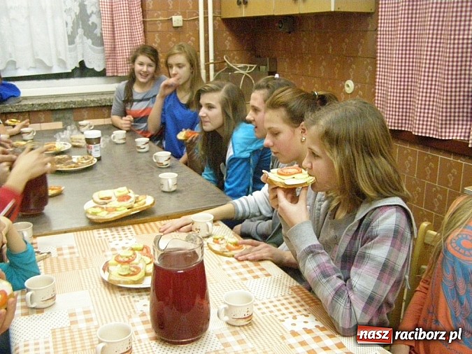 Zdjęcie w galerii na portalu naszraciborz.pl: Kaczka dziwaczka i biwak na finał ferii w gminie Krzanowice wiadomości z regionu