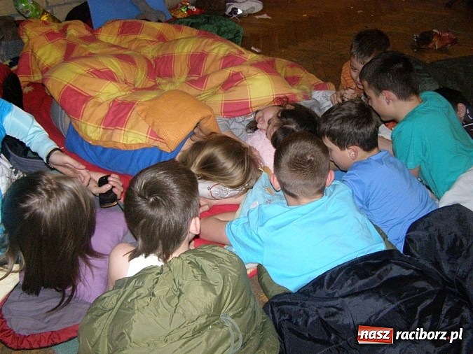 Zdjęcie w galerii na portalu naszraciborz.pl: Kaczka dziwaczka i biwak na finał ferii w gminie Krzanowice wiadomości z regionu