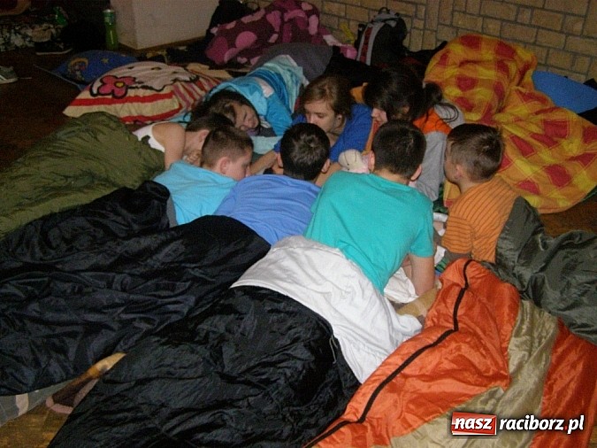 Zdjęcie w galerii na portalu naszraciborz.pl: Kaczka dziwaczka i biwak na finał ferii w gminie Krzanowice wiadomości z regionu