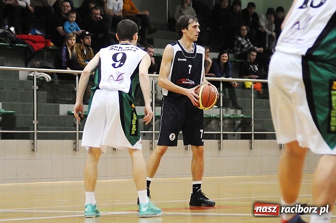Zdjęcie w galerii na portalu naszraciborz.pl: Koszykówka. Drugie derby Raciborza dla RKK wiadomości z regionu