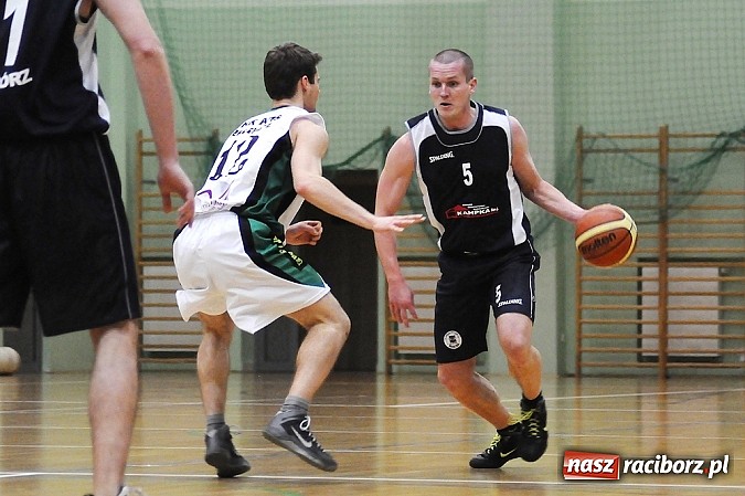 Zdjęcie w galerii na portalu naszraciborz.pl: Koszykówka. Drugie derby Raciborza dla RKK wiadomości z regionu