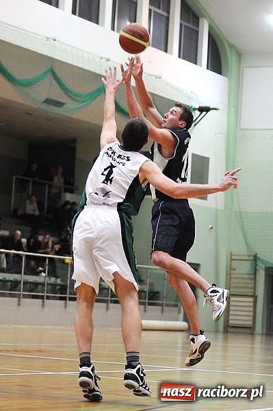 Zdjęcie w galerii na portalu naszraciborz.pl: Koszykówka. Drugie derby Raciborza dla RKK wiadomości z regionu
