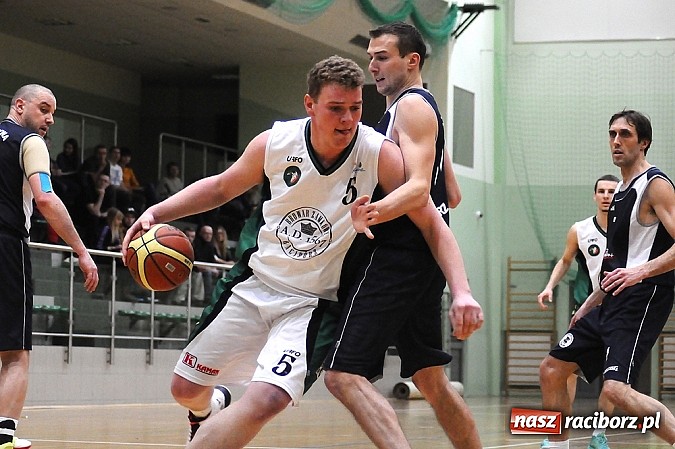 Zdjęcie w galerii na portalu naszraciborz.pl: Koszykówka. Drugie derby Raciborza dla RKK wiadomości z regionu