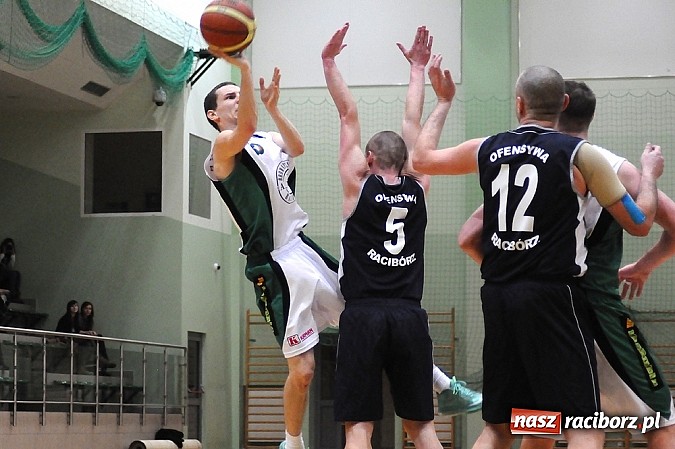 Zdjęcie w galerii na portalu naszraciborz.pl: Koszykówka. Drugie derby Raciborza dla RKK wiadomości z regionu