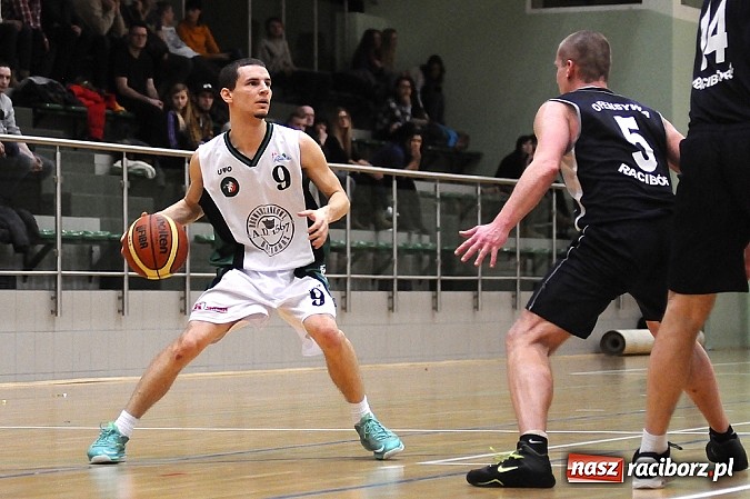 Zdjęcie w galerii na portalu naszraciborz.pl: Koszykówka. Drugie derby Raciborza dla RKK wiadomości z regionu