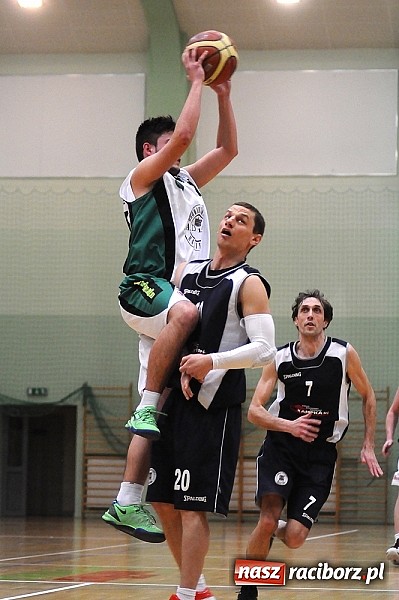 Zdjęcie w galerii na portalu naszraciborz.pl: Koszykówka. Drugie derby Raciborza dla RKK wiadomości z regionu