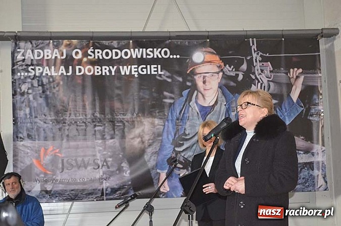 Zdjęcie w galerii na portalu naszraciborz.pl: Jest już bezpieczny dla środowiska ekowęgiel wiadomości z regionu