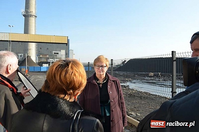 Zdjęcie w galerii na portalu naszraciborz.pl: Jest już bezpieczny dla środowiska ekowęgiel wiadomości z regionu