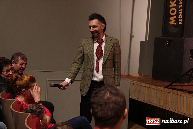 Zdjęcie w galerii na portalu naszraciborz.pl: Ślązisz is easy, czyli występ Kabaretu Młodych Pan&oacute;w w Kuźni Raciborskiej wiadomości z regionu