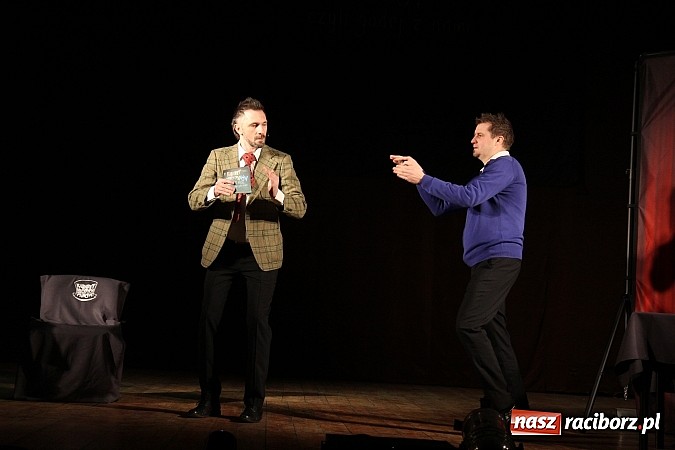 Zdjęcie w galerii na portalu naszraciborz.pl: Ślązisz is easy, czyli występ Kabaretu Młodych Pan&oacute;w w Kuźni Raciborskiej wiadomości z regionu