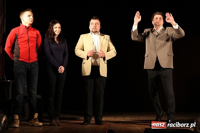 Zdjęcie w galerii na portalu naszraciborz.pl: Ślązisz is easy, czyli występ Kabaretu Młodych Pan&oacute;w w Kuźni Raciborskiej wiadomości z regionu