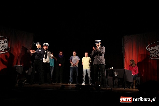 Zdjęcie w galerii na portalu naszraciborz.pl: Ślązisz is easy, czyli występ Kabaretu Młodych Pan&oacute;w w Kuźni Raciborskiej wiadomości z regionu