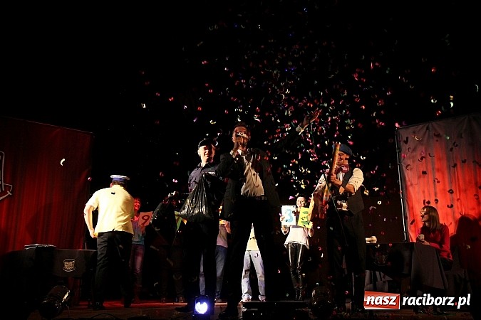 Zdjęcie w galerii na portalu naszraciborz.pl: Ślązisz is easy, czyli występ Kabaretu Młodych Pan&oacute;w w Kuźni Raciborskiej wiadomości z regionu